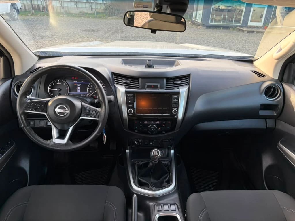 Nissan Navara D Cab Mt 4x4 2.3 Xe año 2023