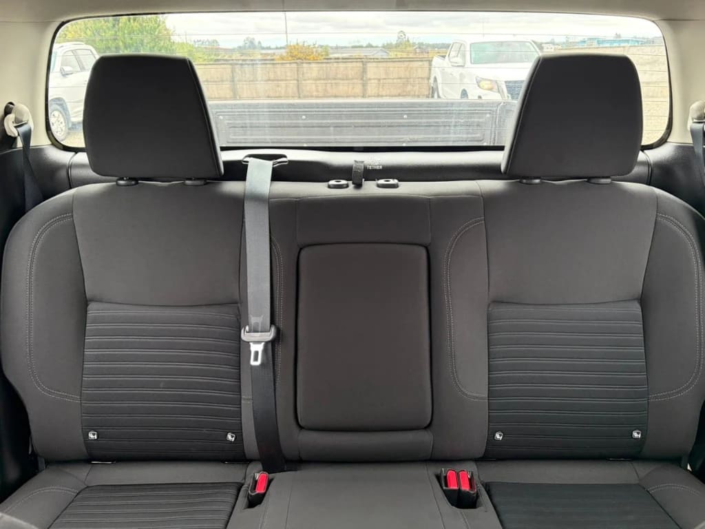 Nissan Navara D Cab Mt 4x4 2.3 año 2023