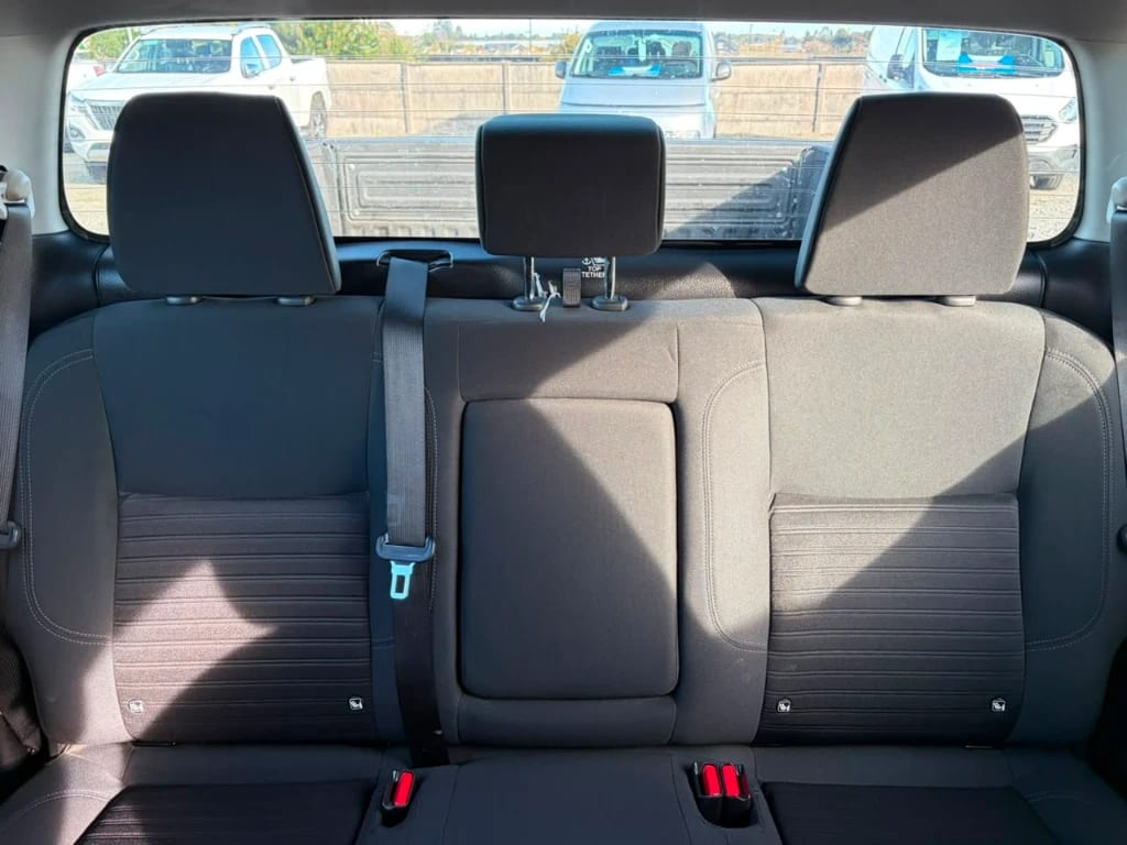 Nissan Navara D Cab Mt 4x4 2.3 Xe año 2023