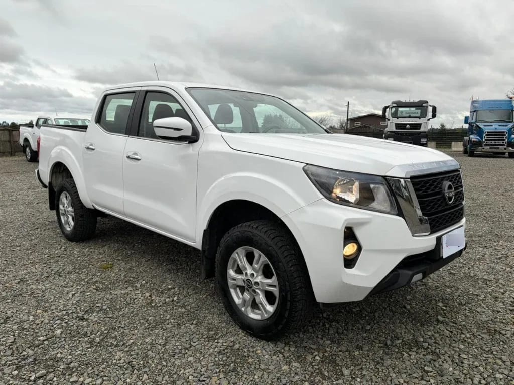 Nissan Navara D Cab Mt 4x4 2.3 año 2023