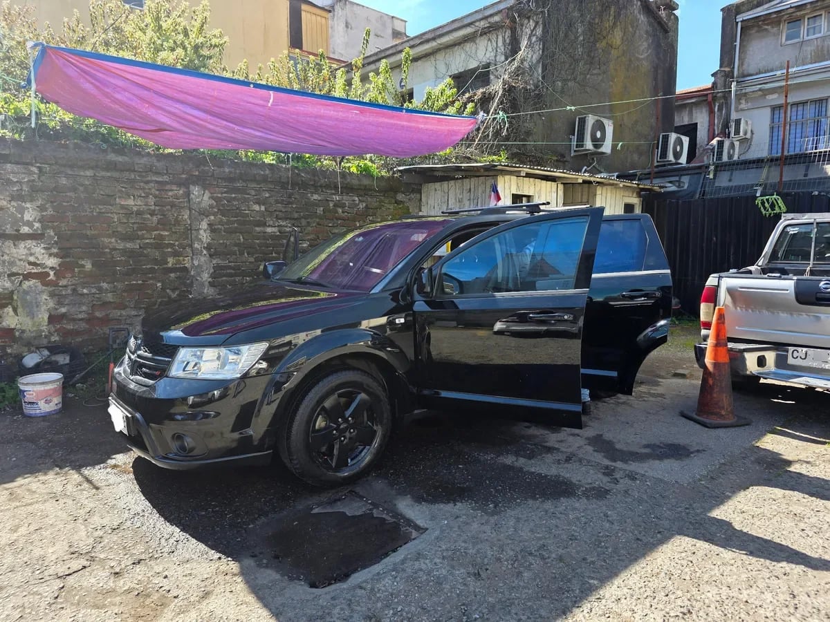 DODGE JOURNEY 2.4 2 Corridas At año 2015