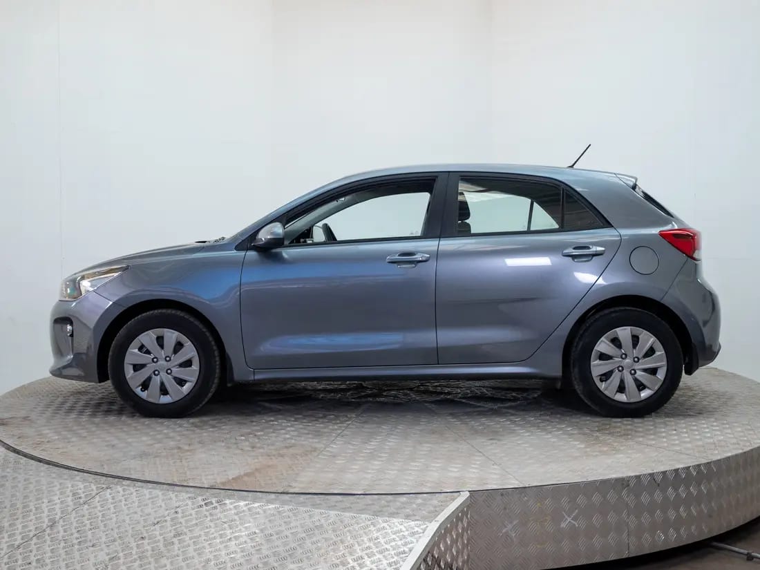 Kia Rio 5 1.4 Lx Ac Mt año 2021