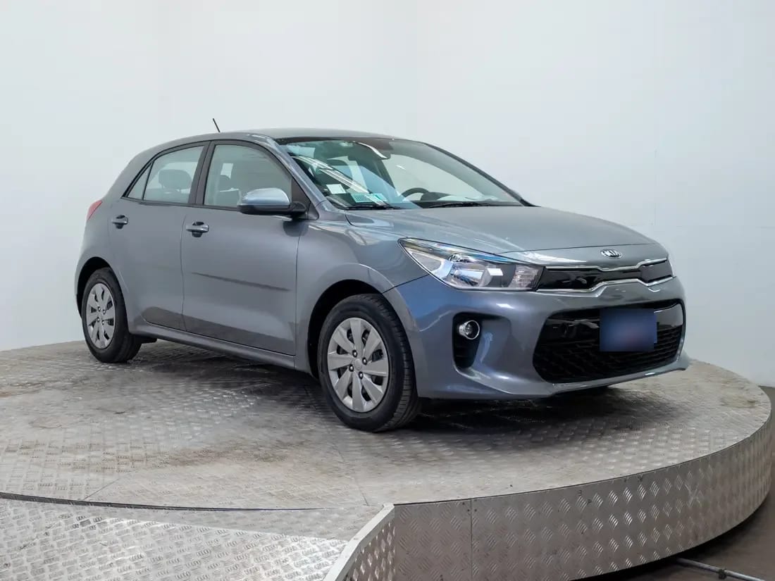 Kia Rio 5 1.4 Lx Ac Mt año 2021