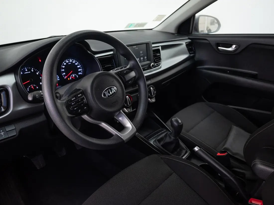 Kia Rio 5 1.4 Lx Ac Mt año 2021
