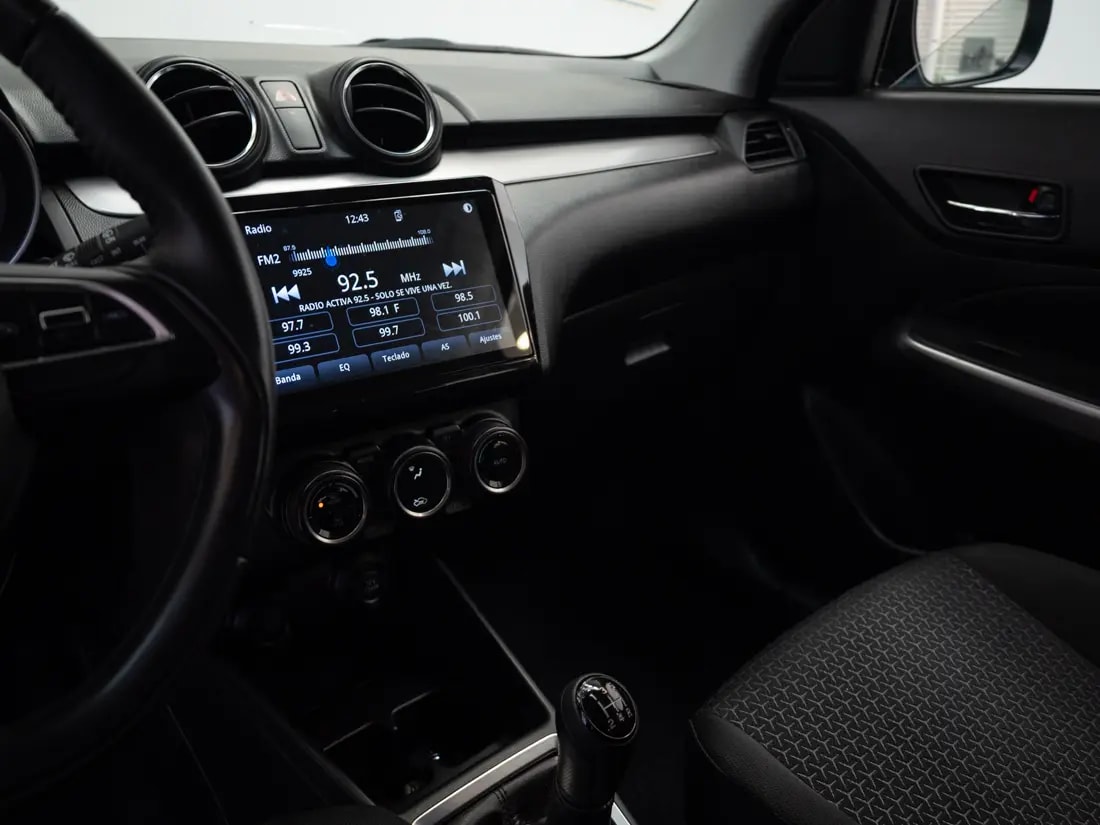Suzuki Swift 1.2 Glx Plus Mt año 2024