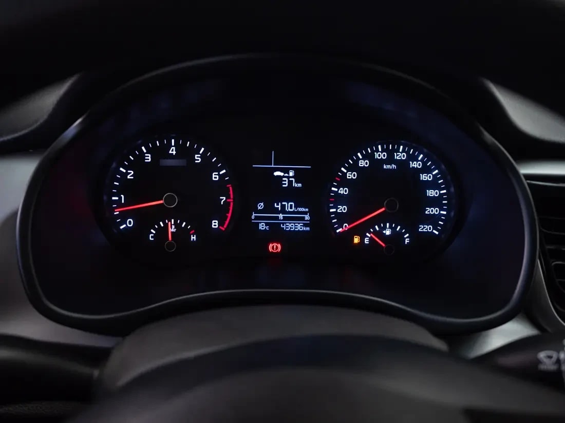 Kia Rio 5 1.4 Lx Ac Mt año 2021