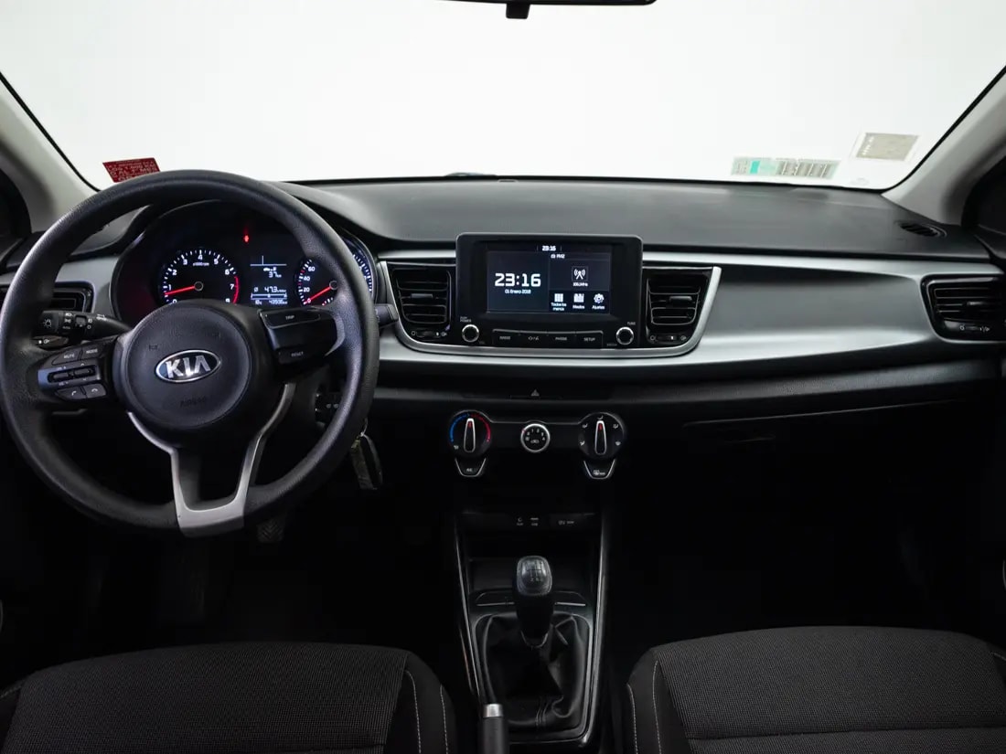 Kia Rio 5 1.4 Lx Ac Mt año 2021