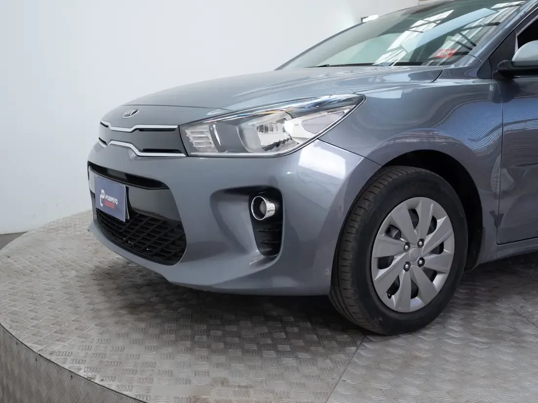 Kia Rio 5 1.4 Lx Ac Mt año 2021