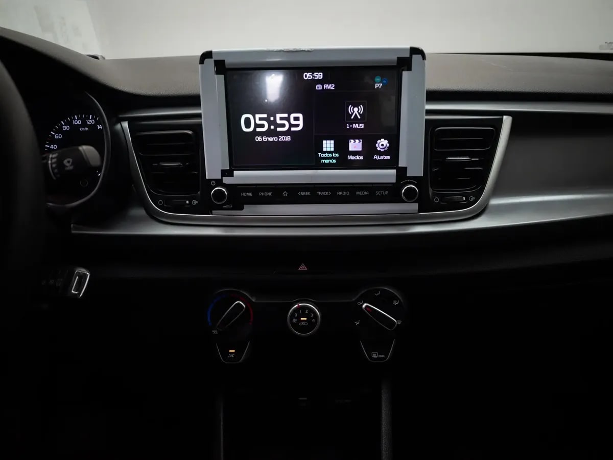 Kia Rio 4 Rio 4 1.4 Lx Ac Mt año 2022