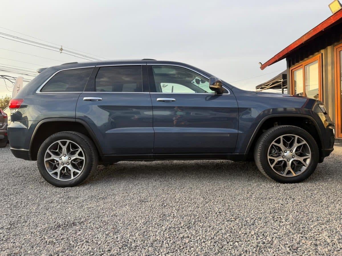 Jeep Grand Cherokee Limited 3.6 4x4 At8 año 2022