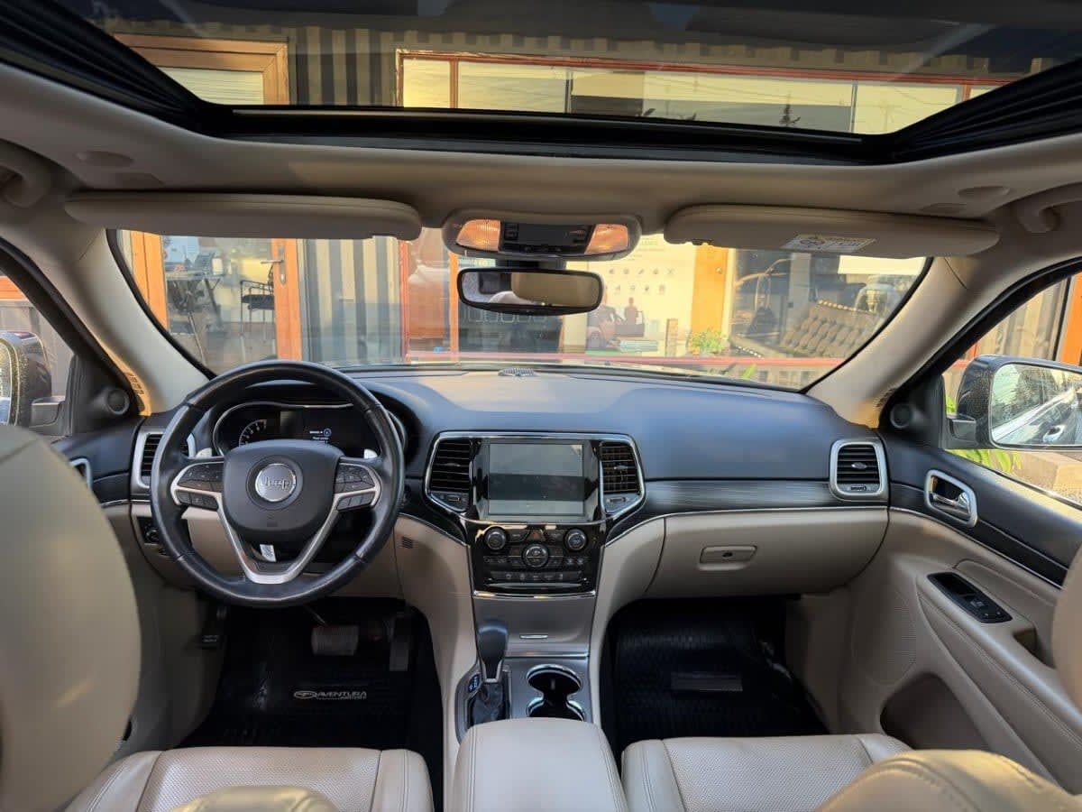 Jeep Grand Cherokee Limited 3.6 4x4 At8 año 2022