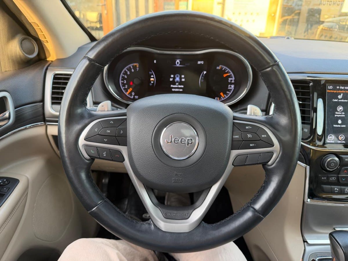 Jeep Grand Cherokee Limited 3.6 4x4 At8 año 2022