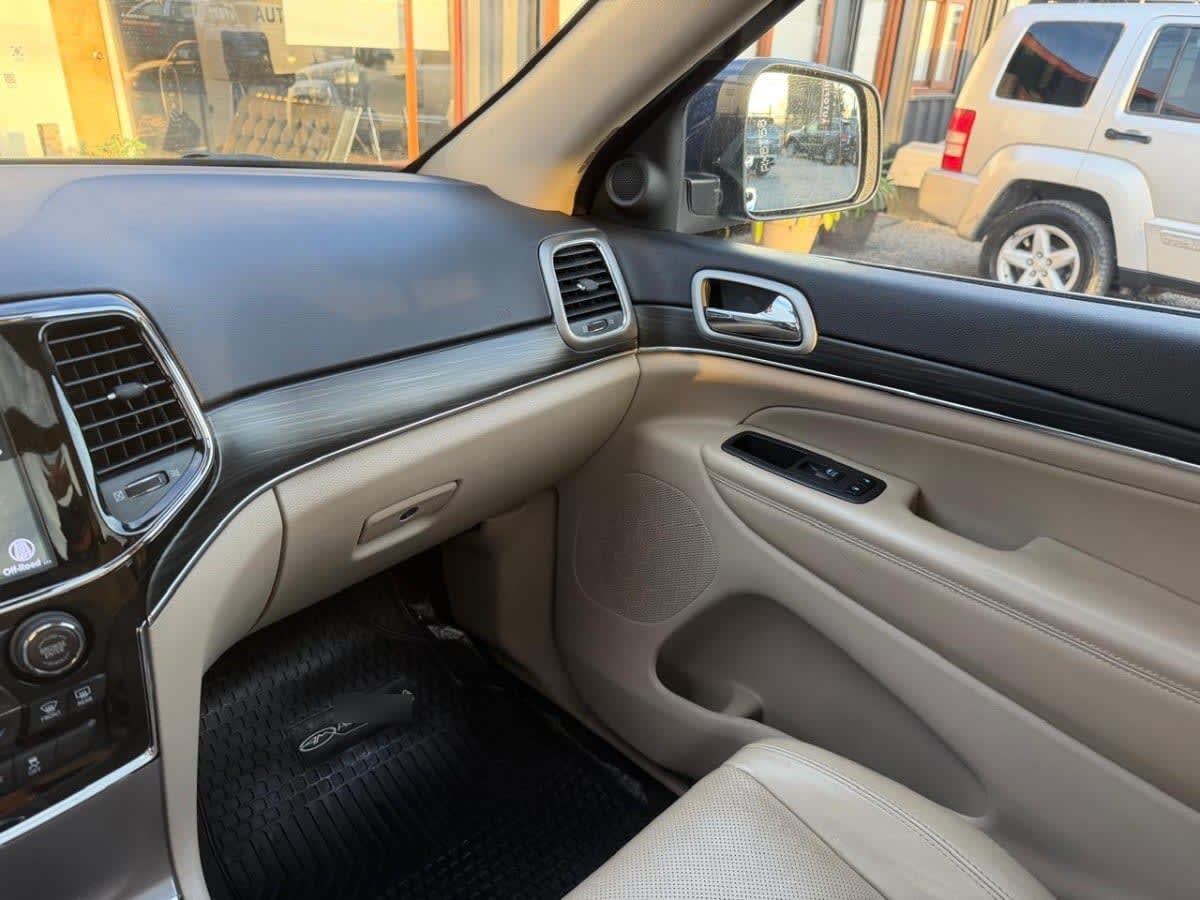 Jeep Grand Cherokee Limited 3.6 4x4 At8 año 2022