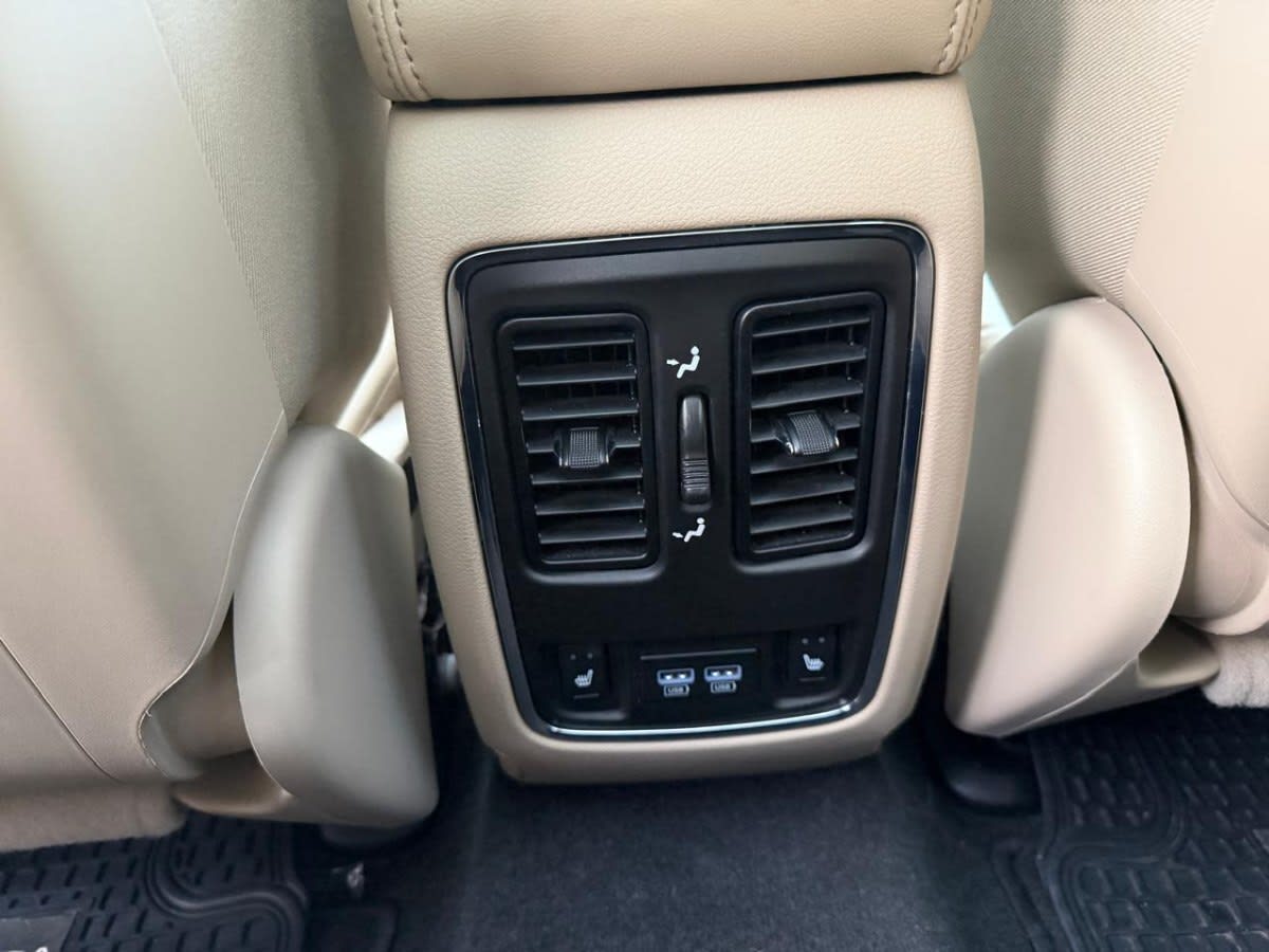 Jeep Grand Cherokee Limited 3.6 4x4 At8 año 2022