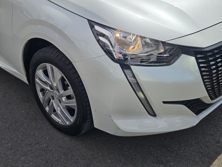 Peugeot 208 Style Puretech 75 1.2 año 2024