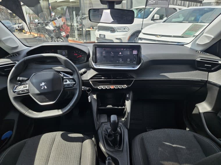 Peugeot 208 Style Puretech 75 1.2 año 2024