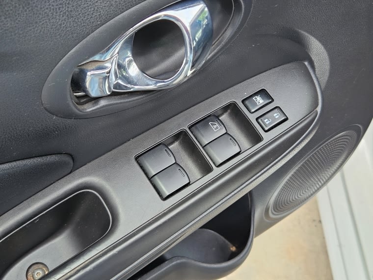 Nissan Versa 1.6 Sense Mt año 2015