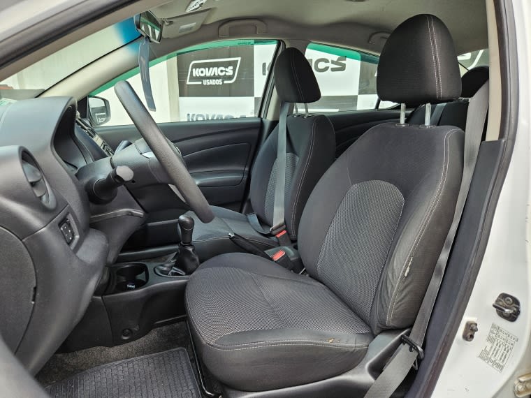 Nissan Versa 1.6 Sense Mt año 2015