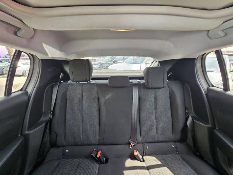 Peugeot 208 Style Puretech 75 1.2 año 2024