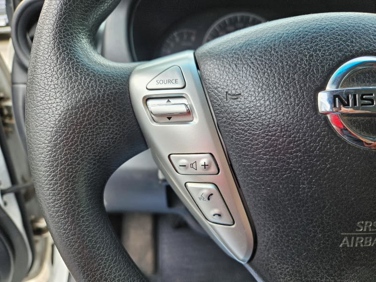 Nissan Versa 1.6 Sense Mt año 2015
