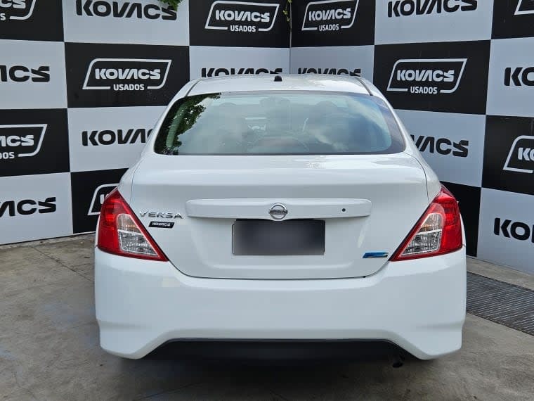 Nissan Versa 1.6 Sense Mt año 2015