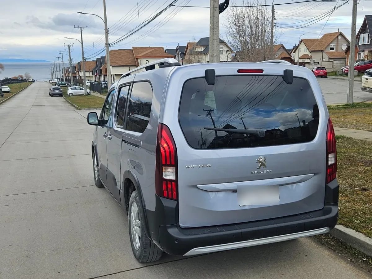 PEUGEOT RIFTER 1.6 Allure Bluehdi 100 Mt Diesel año 2020