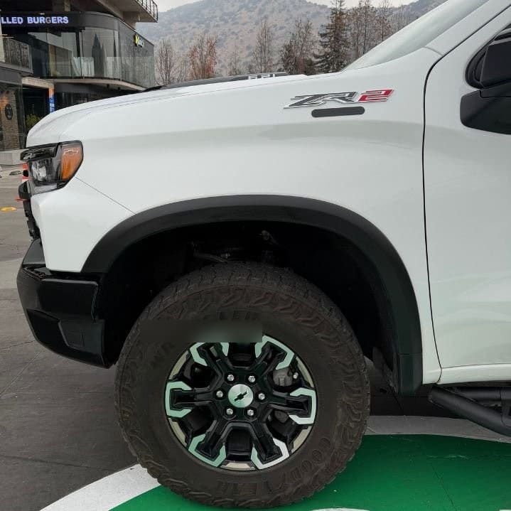 CHEVROLET SILVERADO 5.3 Cc Lt Tb At 4x4 año 2023