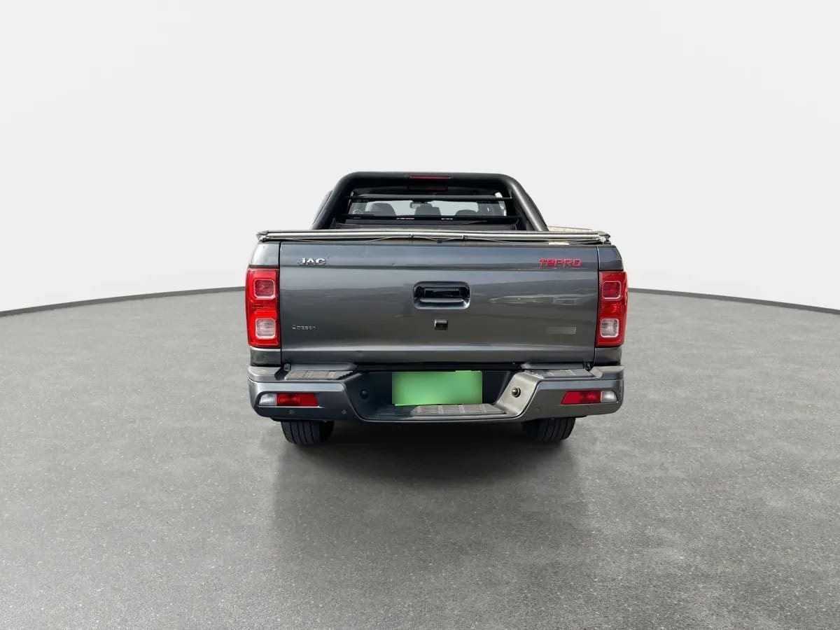 JAC T8 Pro 2.0 Luxury 4x2 Diesel Mt 4p año 2023