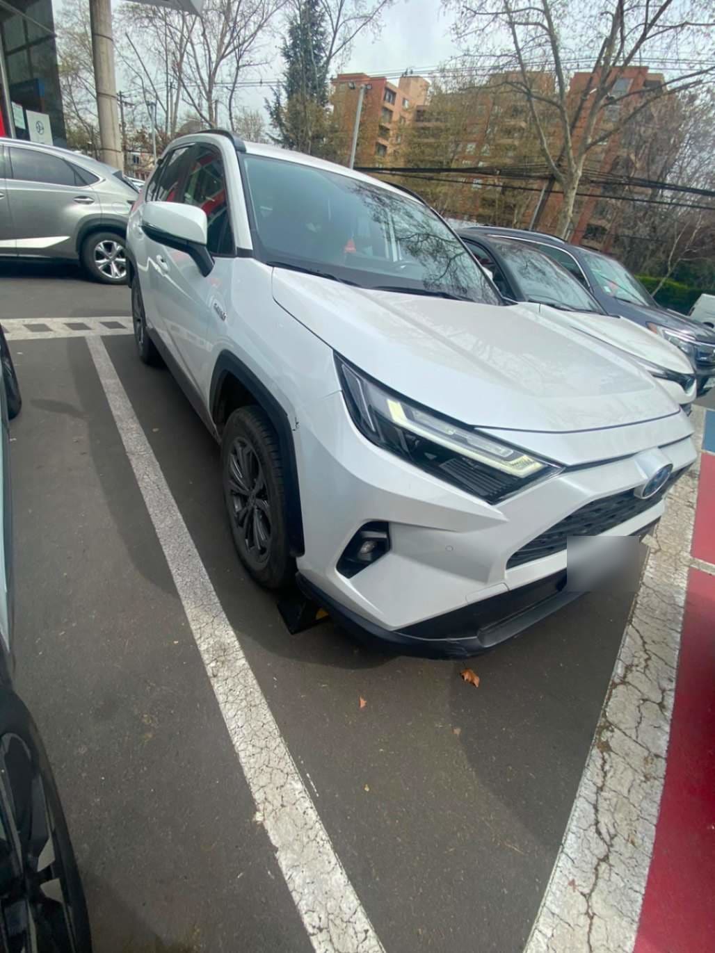 Toyota Rav 4 2.5 Xle Hybrid Hv 4x2 Cvt At 5p año 2024