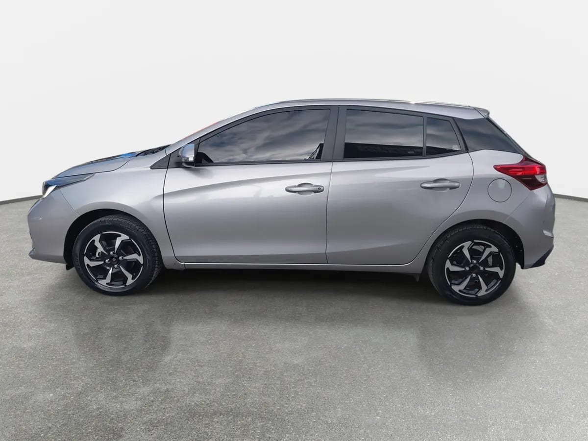 Toyota Yaris 1.5 Sport 4x2 Hb Mt 5p año 2024