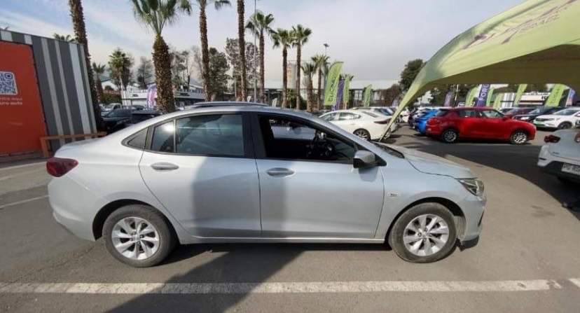 Chevrolet Onix 1.0t Lt 4x2 Sedan Mt 4p año 2021