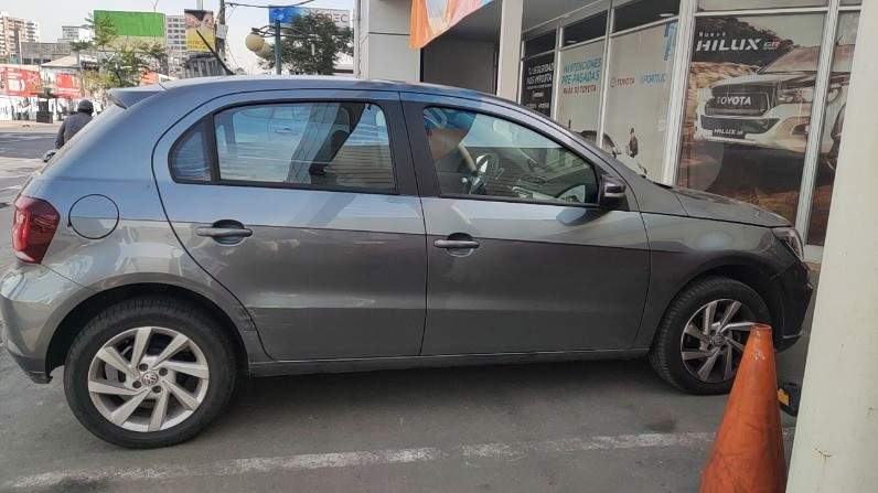 Volkswagen Gol 1.6 Highline 4x2 Hb Mt 5p año 2022