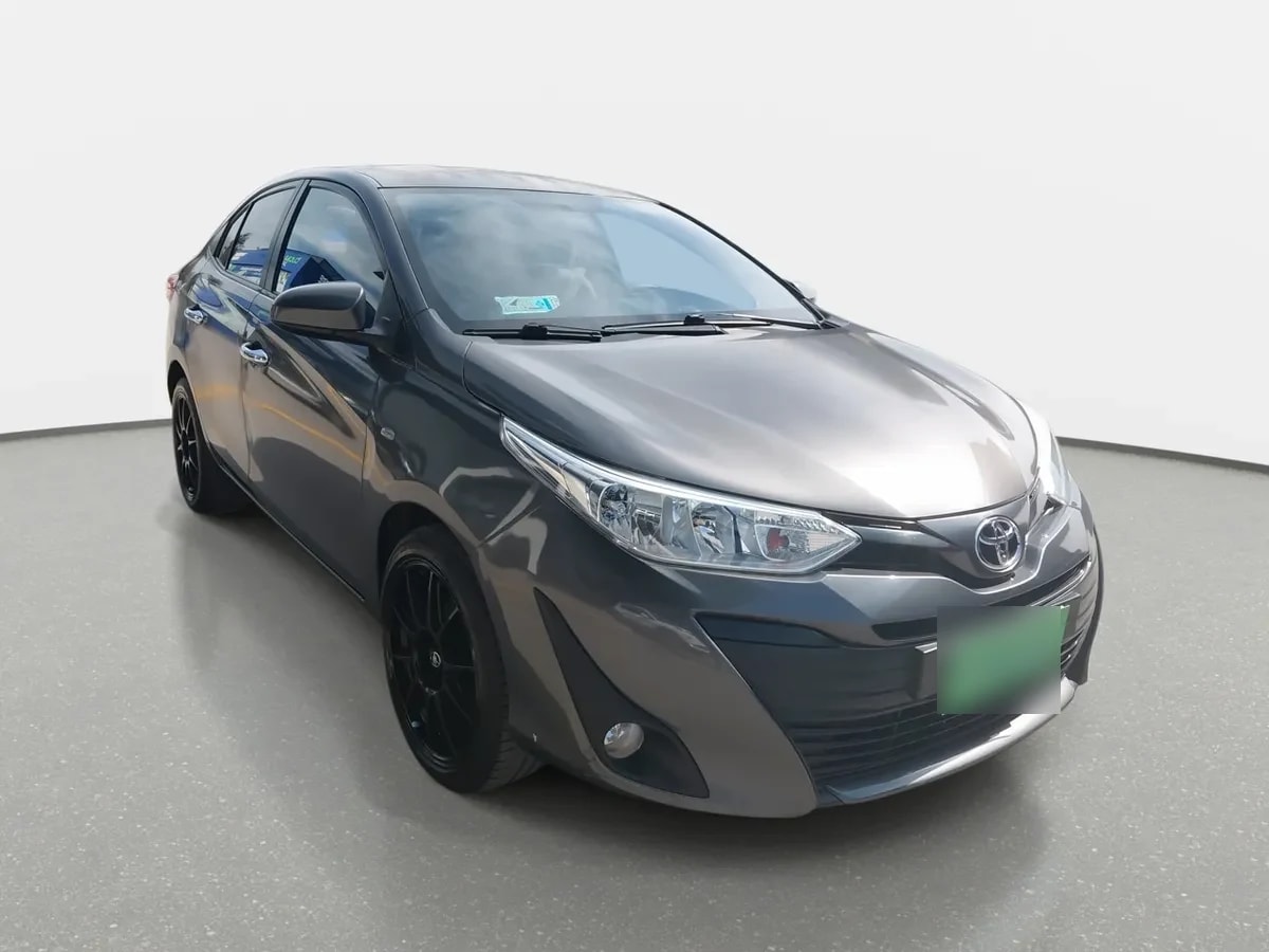 Toyota Yaris 1.5 Gli 4x2 E Mt 4p año 2019