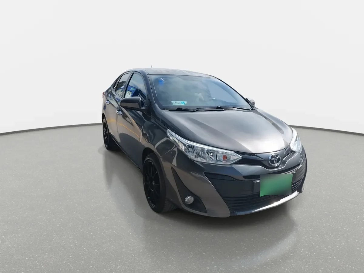 Toyota Yaris 1.5 Gli 4x2 E Mt 4p año 2019
