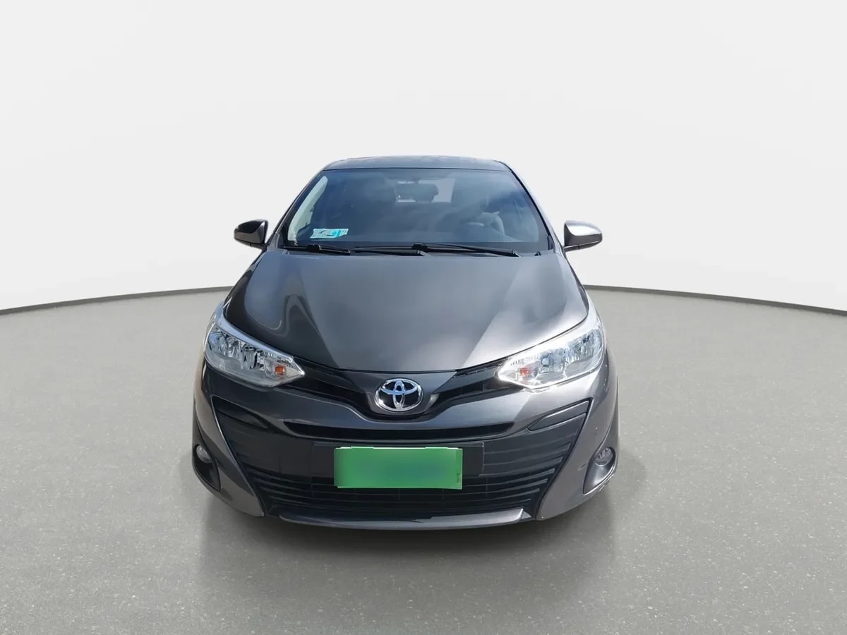 Toyota Yaris 1.5 Gli 4x2 E Mt 4p año 2019