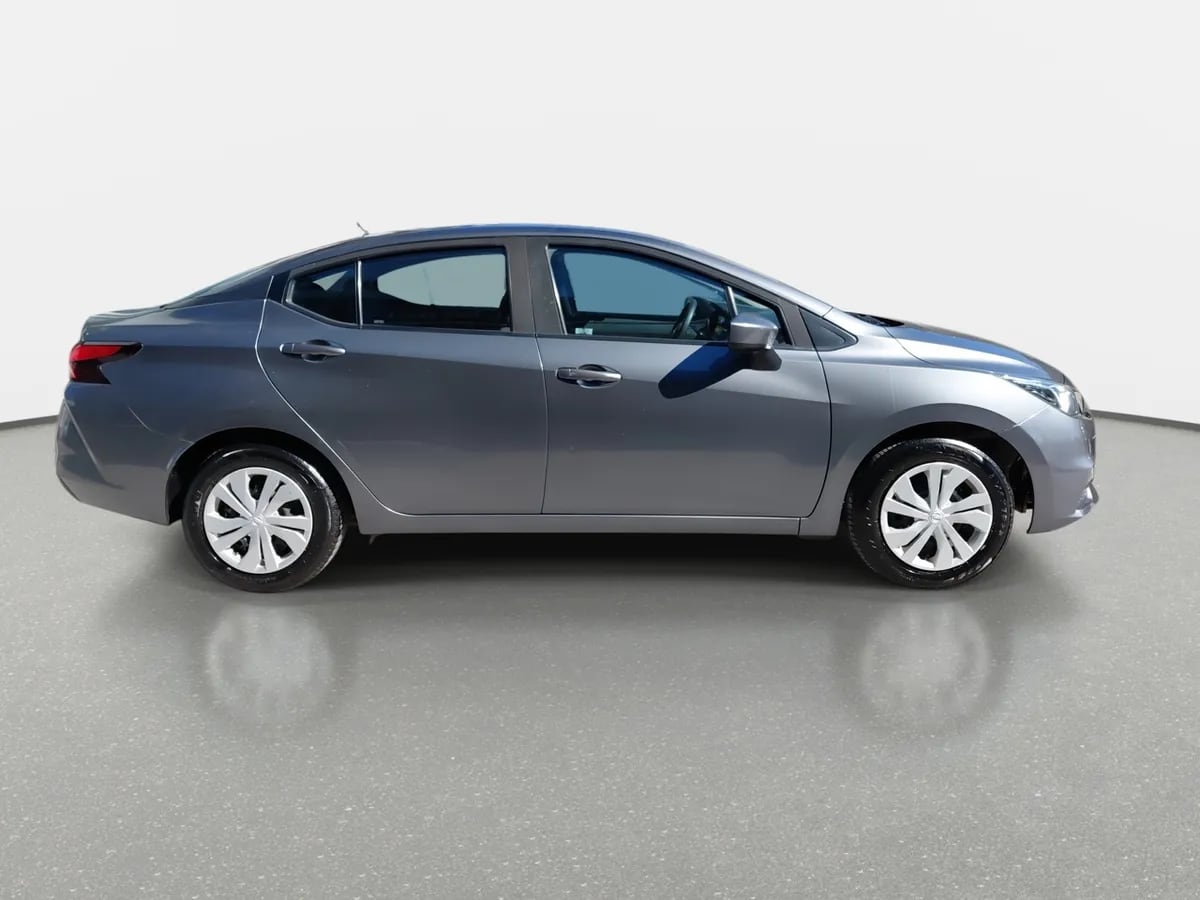 Nissan Versa 1.6 Sense 4x2 Mt 4p año 2021