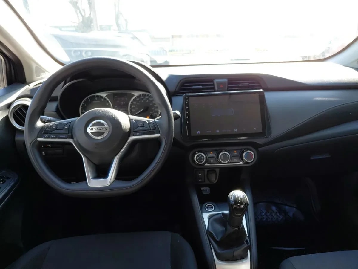 Nissan Versa 1.6 Sense 4x2 Mt 4p año 2021