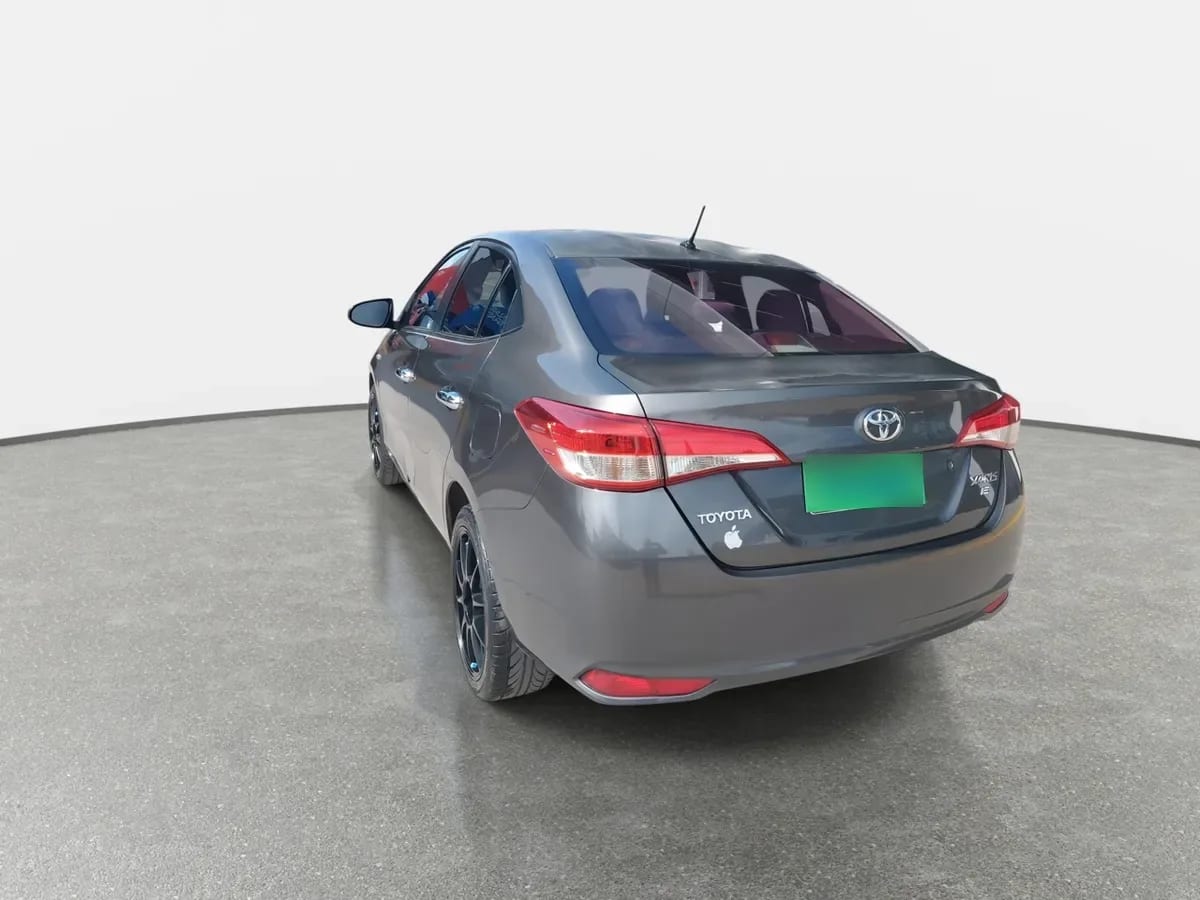 Toyota Yaris 1.5 Gli 4x2 E Mt 4p año 2019