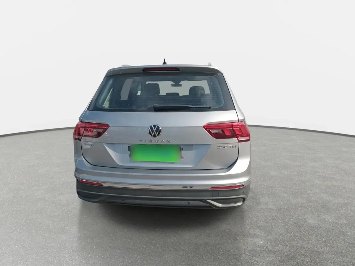 Volkswagen Tiguan 1.4 Tsi Comfortline 4x2 At 5p año 2023