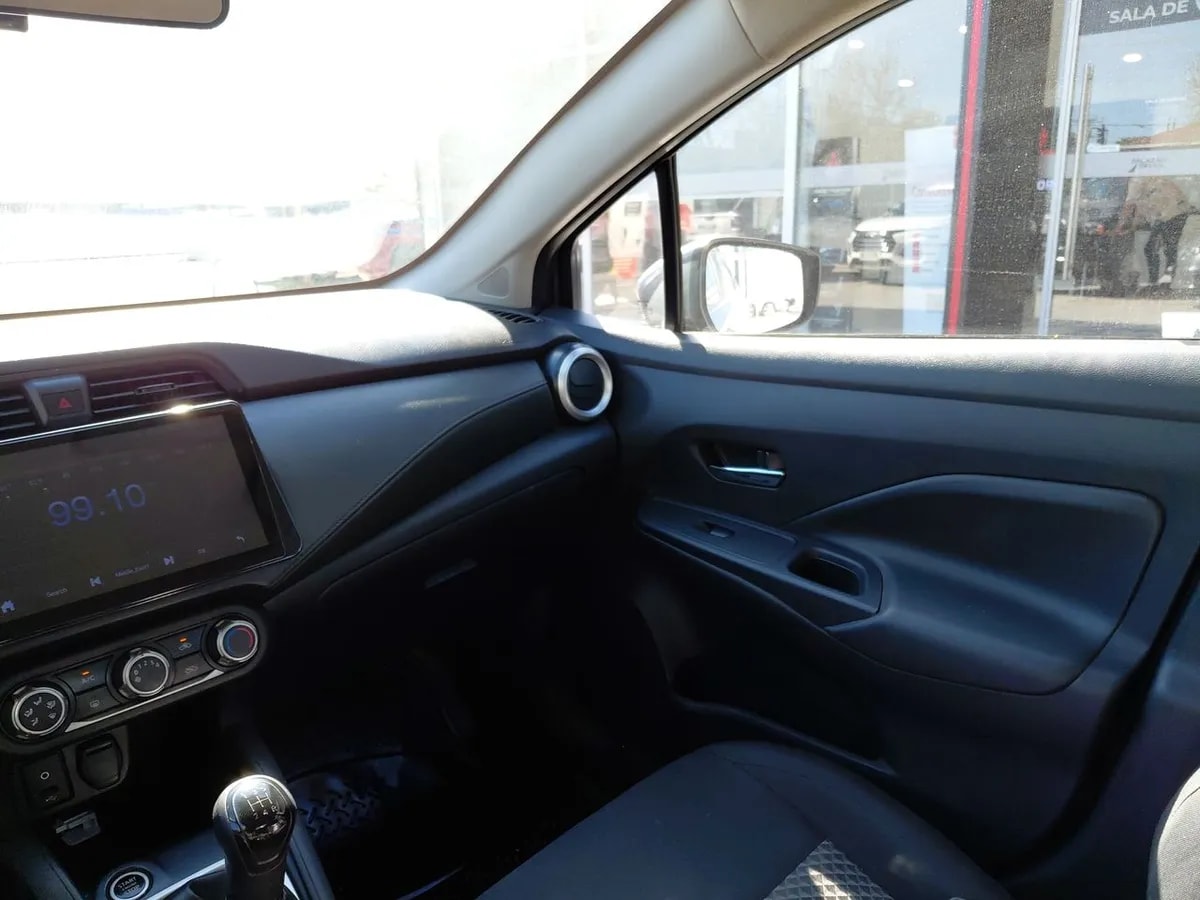 Nissan Versa 1.6 Sense 4x2 Mt 4p año 2021