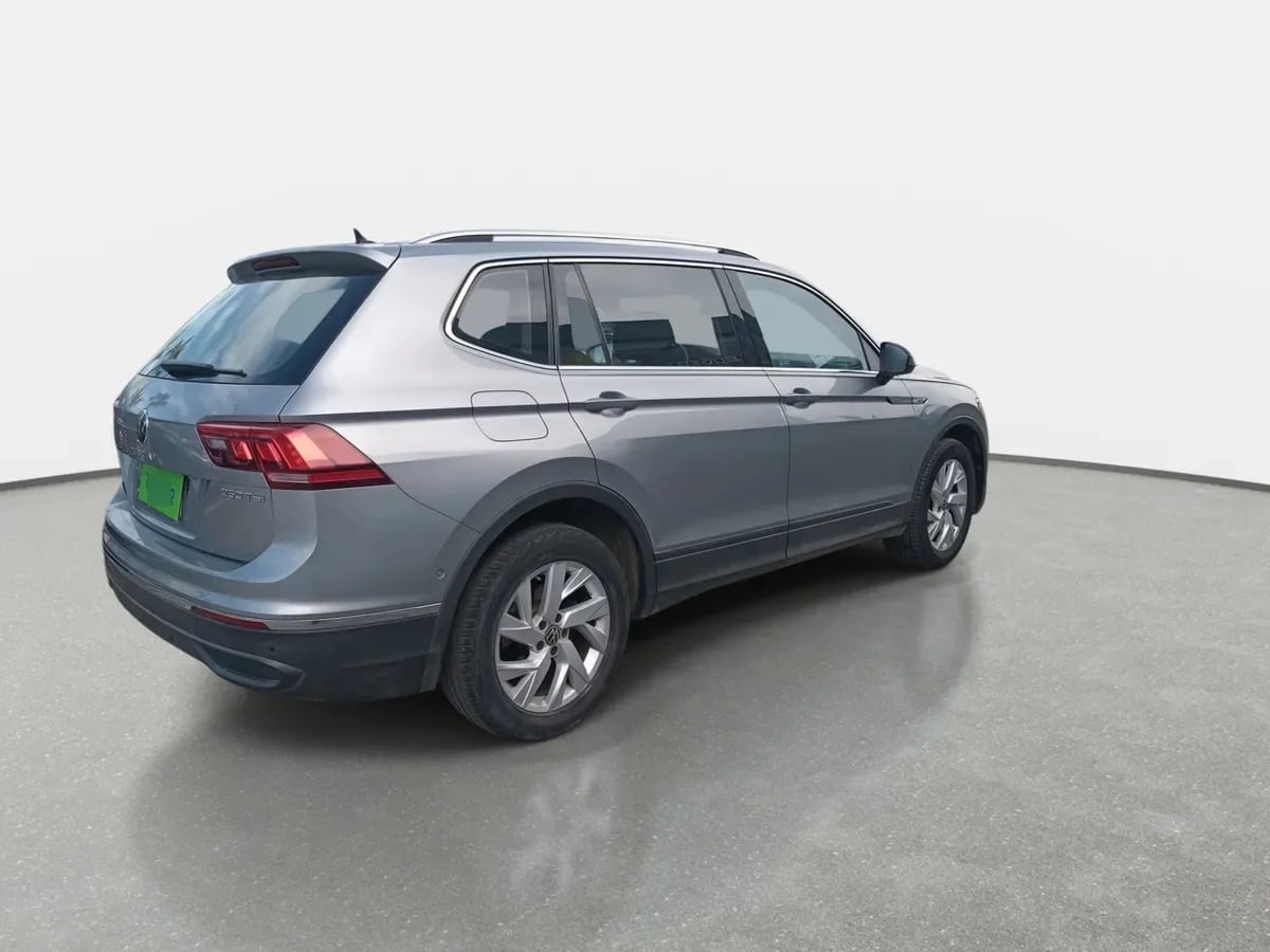 Volkswagen Tiguan 1.4 Tsi Comfortline 4x2 At 5p año 2023