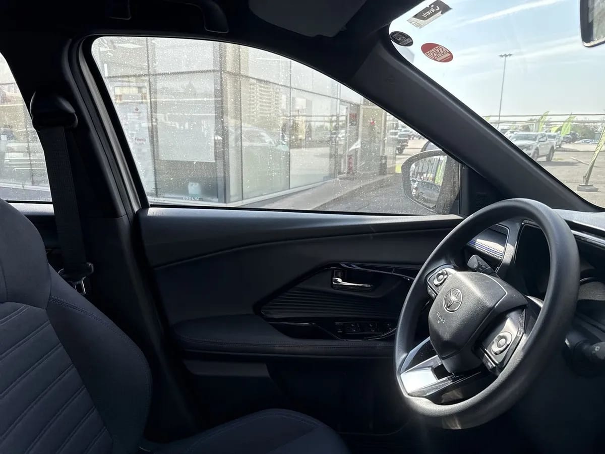 Toyota Yaris Cross 1.5 Xg 4x2 Cvt At 5p año 2025
