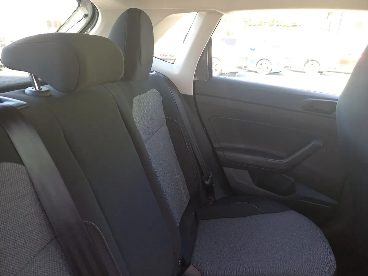 Volkswagen Polo 1.0 Comfortline 4x2 At6 5p año 2024