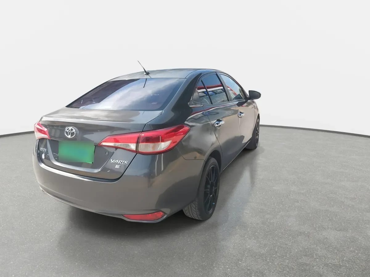 Toyota Yaris 1.5 Gli 4x2 E Mt 4p año 2019