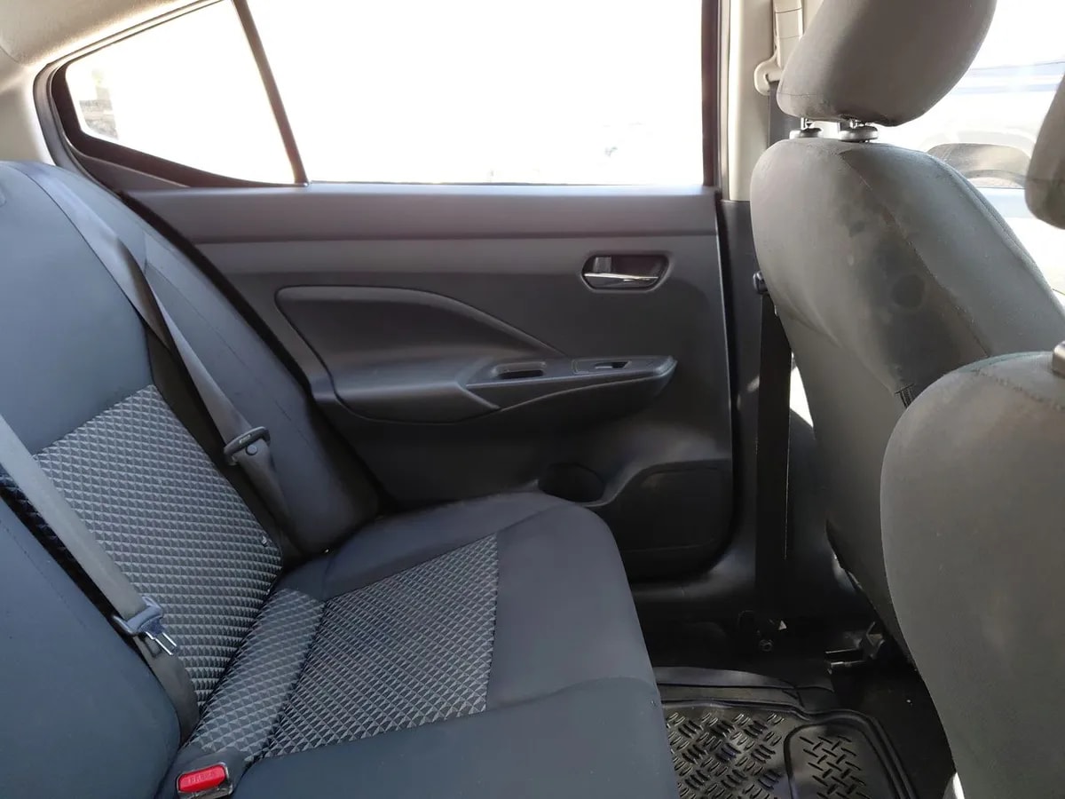 Nissan Versa 1.6 Sense 4x2 Mt 4p año 2021