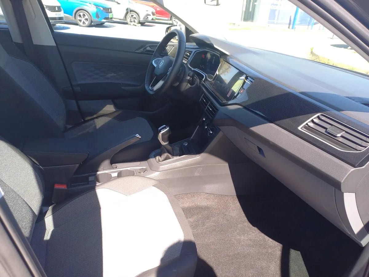 Volkswagen Polo 1.0 Comfortline 4x2 At6 5p año 2024
