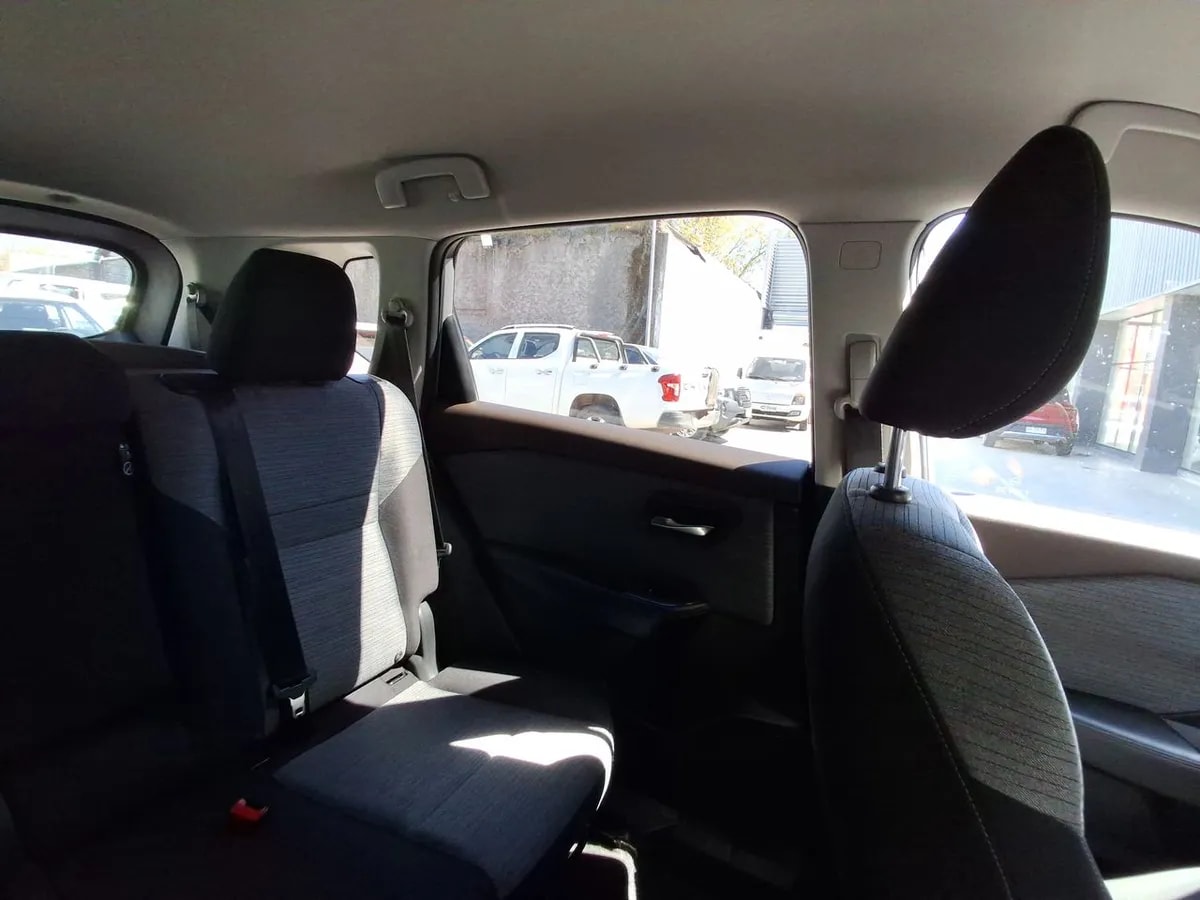 Nissan X-Trail 2.5 Sense 4x2 3row Cvt At 5p año 2024