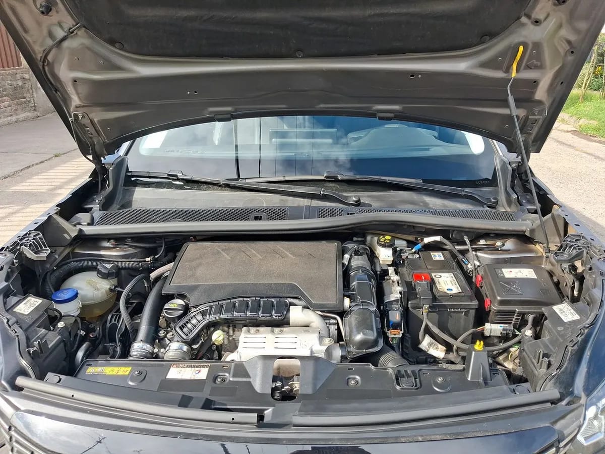 Peugeot 2008 1.2 Allure Puretech 130 4x2 At 5p año 2022