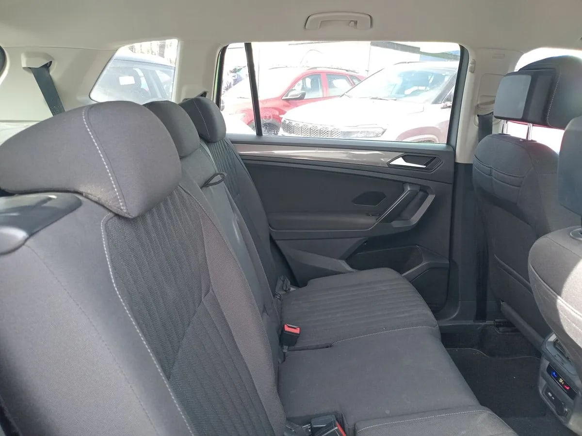 Volkswagen Tiguan 1.4 Tsi Comfortline 4x2 At 5p año 2023