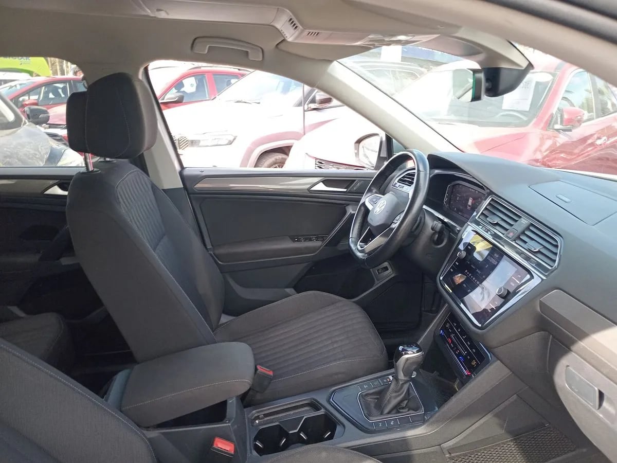 Volkswagen Tiguan 1.4 Tsi Comfortline 4x2 At 5p año 2023